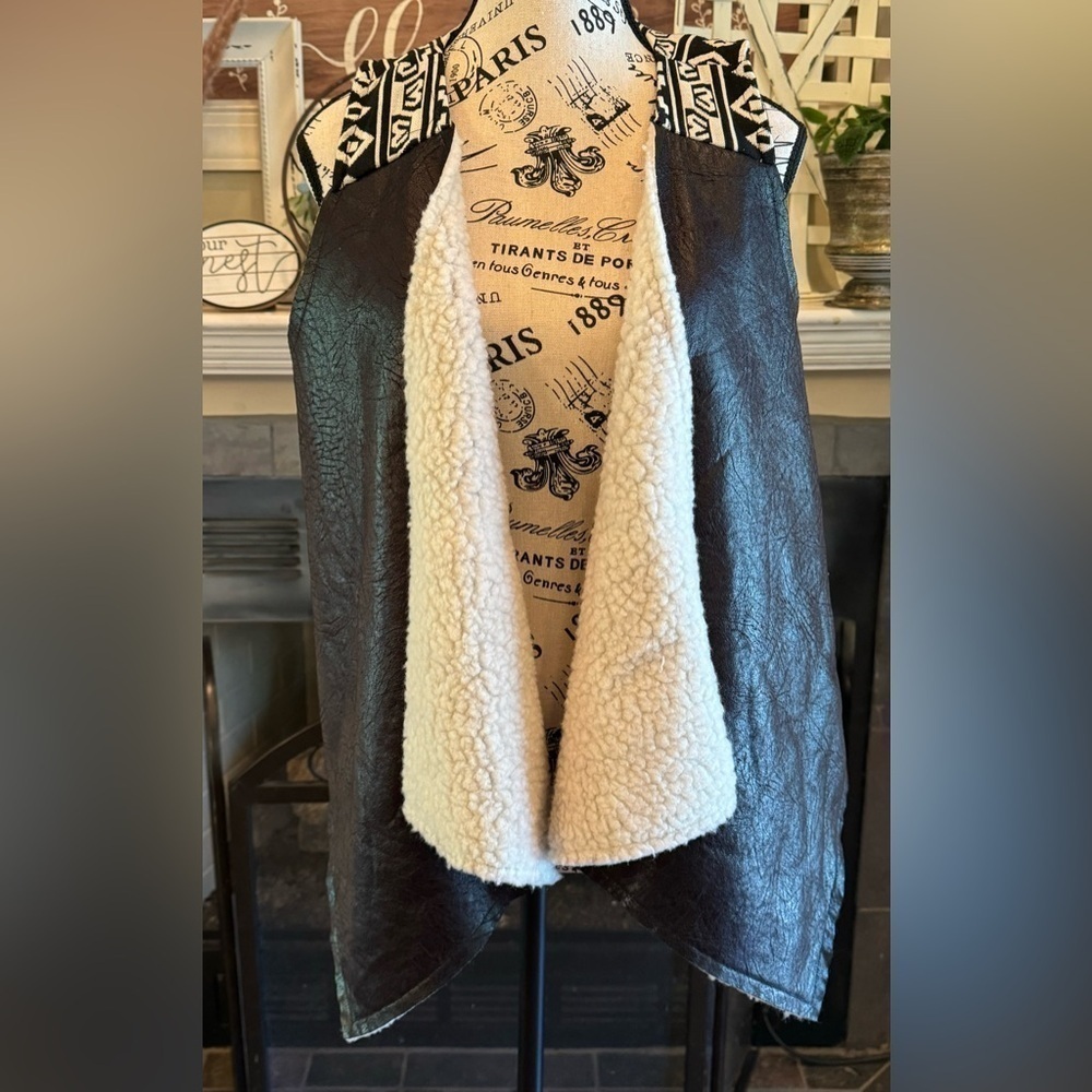Flying Tomato Faux Leather Aztec Tribal Vest Black Sherpa Fleece New Women Large